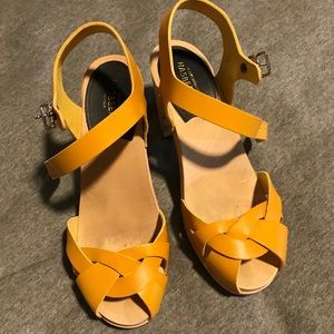 Swedish Hasbeens yellow leather open toed shoes